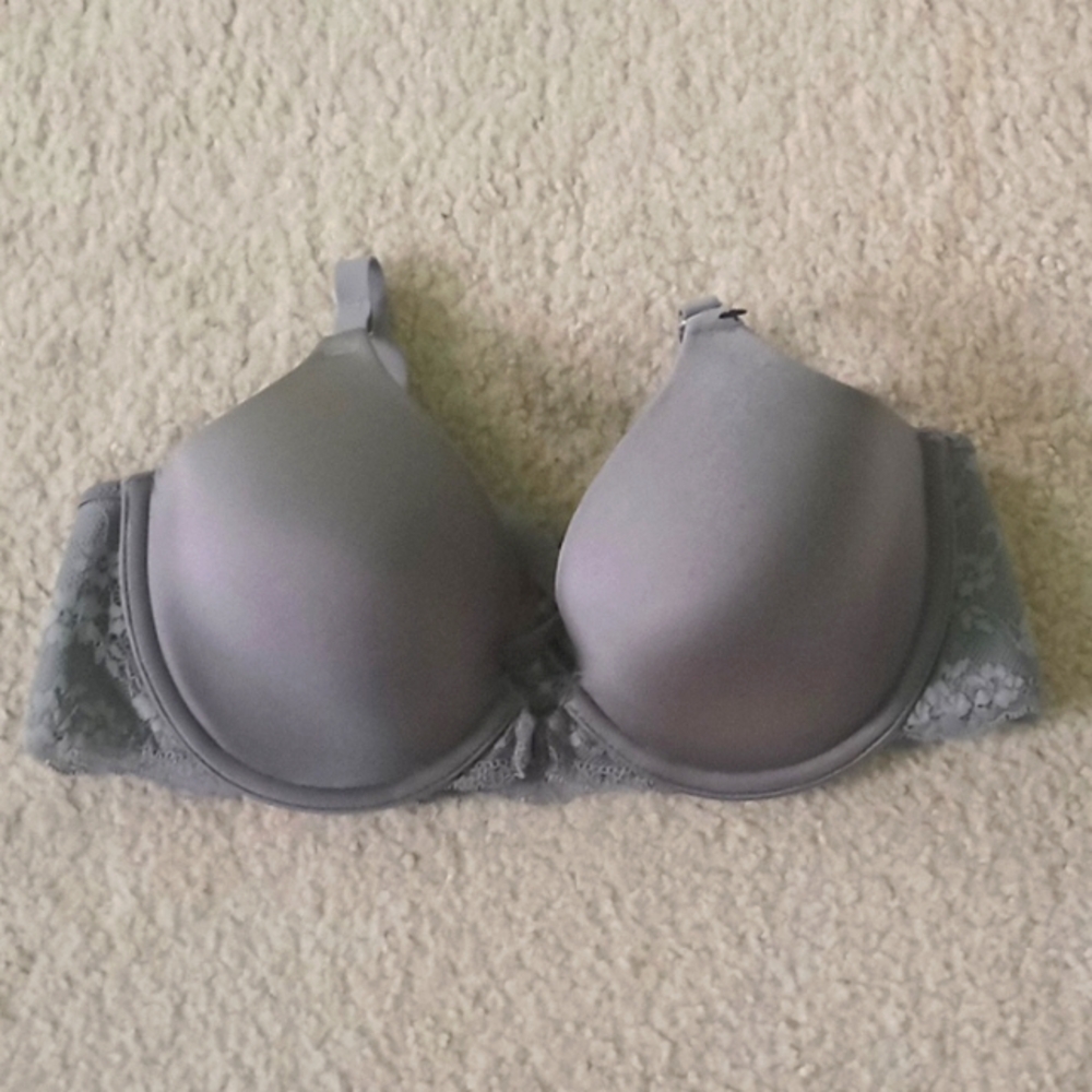 NWT Grey Maidenform Bra Size 34B With Staps and Back Floral Design Webbing